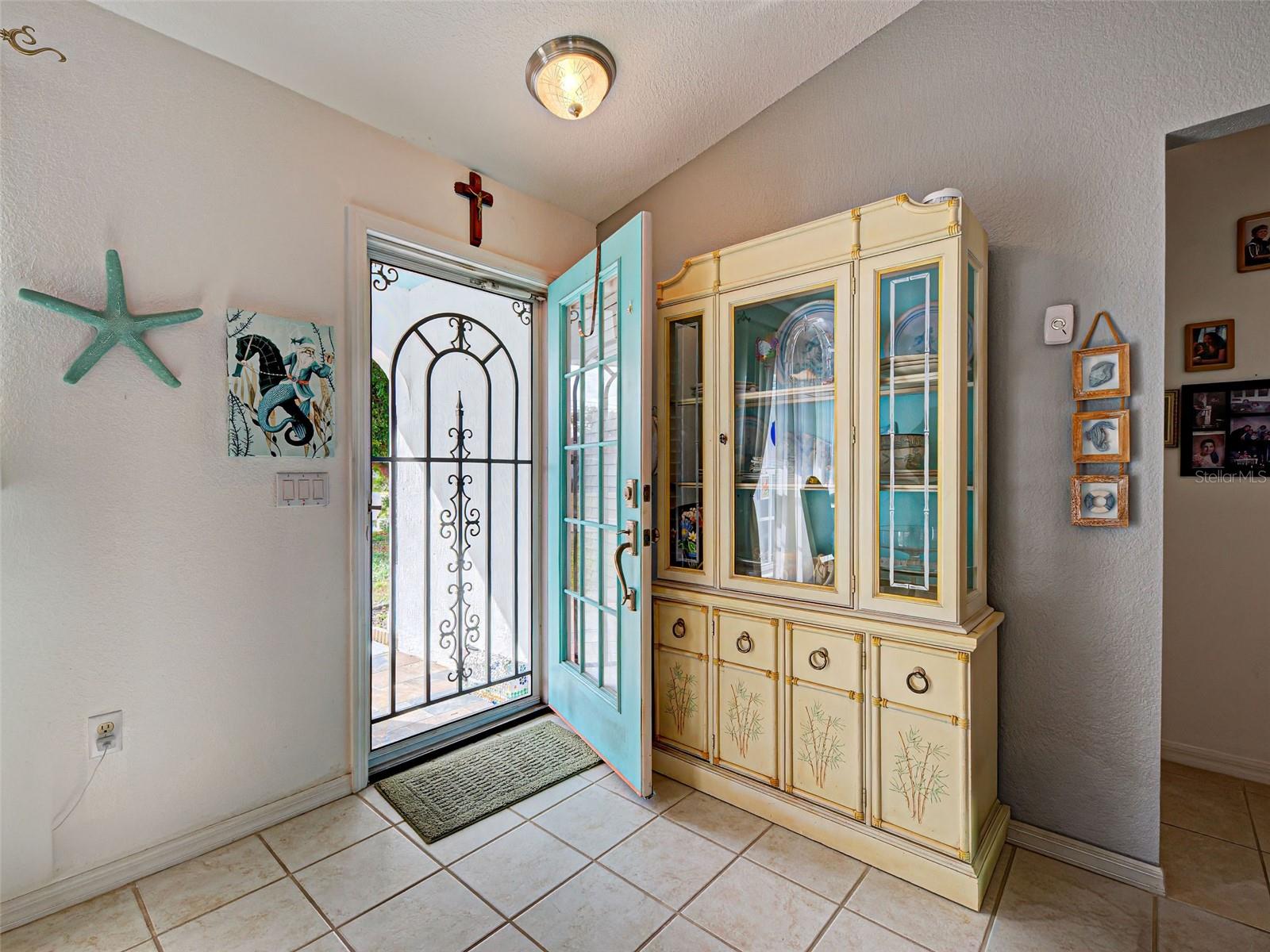 Image 6 of 32 For 11010 Greenway Avenue