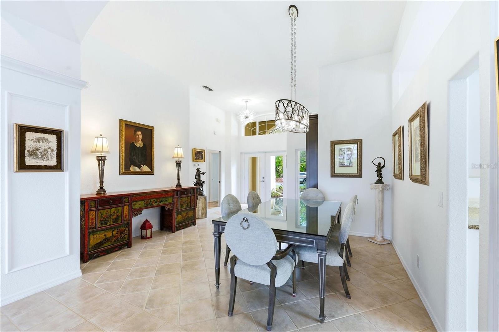 Image 15 of 53 For 304 Bermuda Court 14