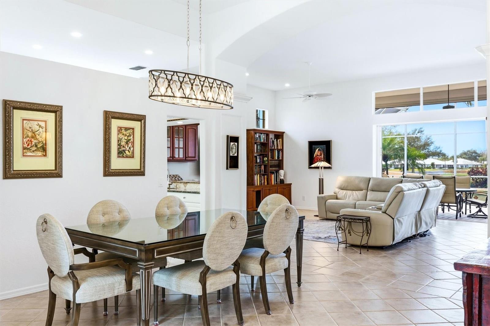 Image 16 of 53 For 304 Bermuda Court 14