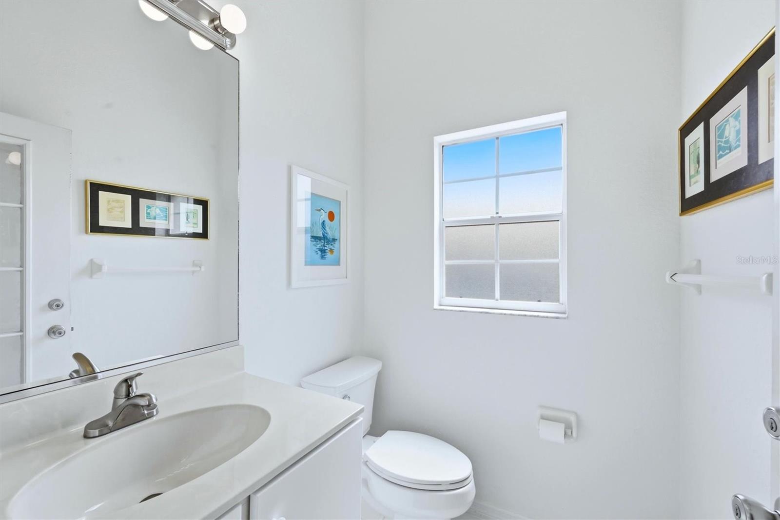 Image 33 of 53 For 304 Bermuda Court 14