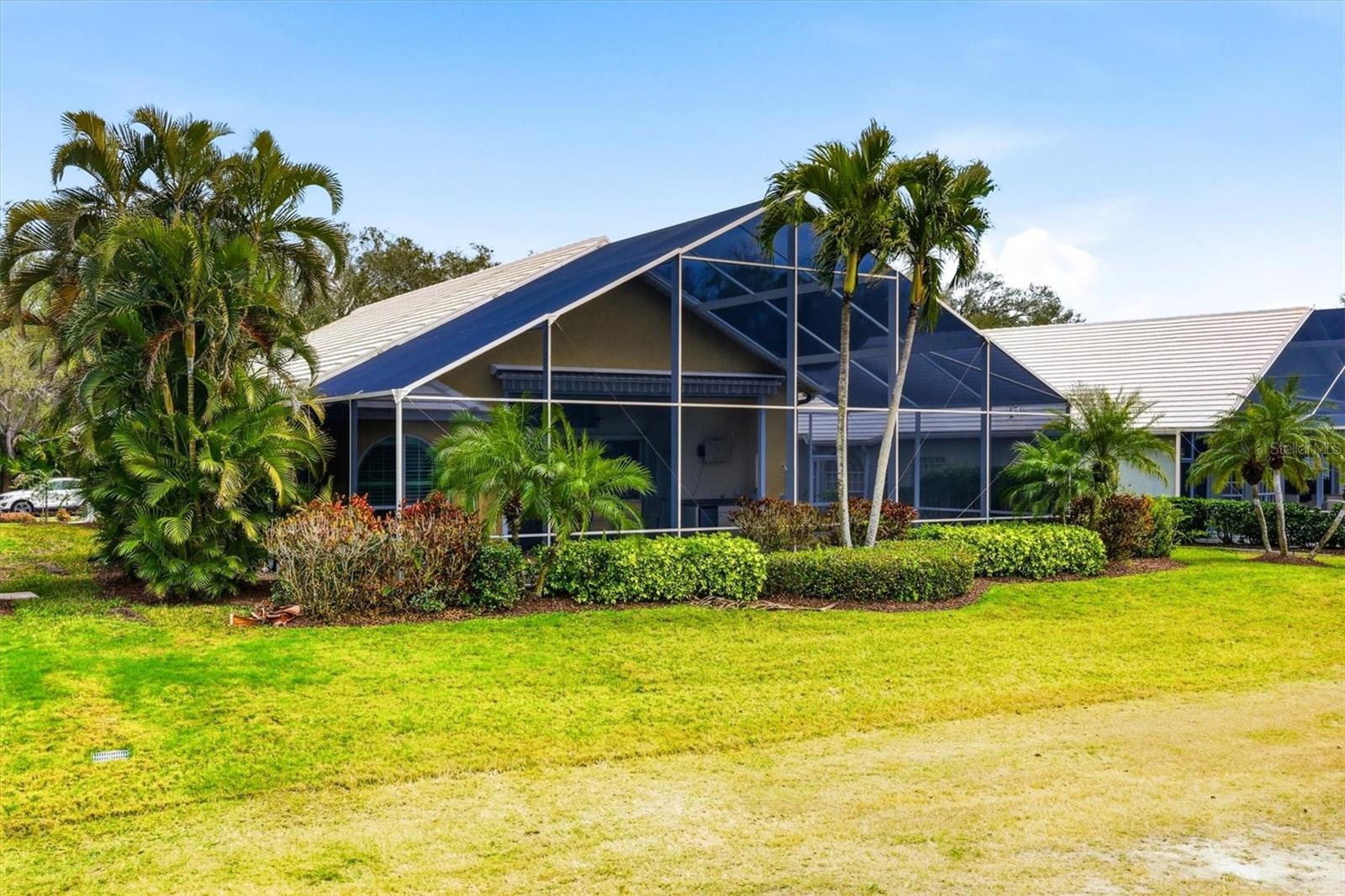 Image 37 of 53 For 304 Bermuda Court 14