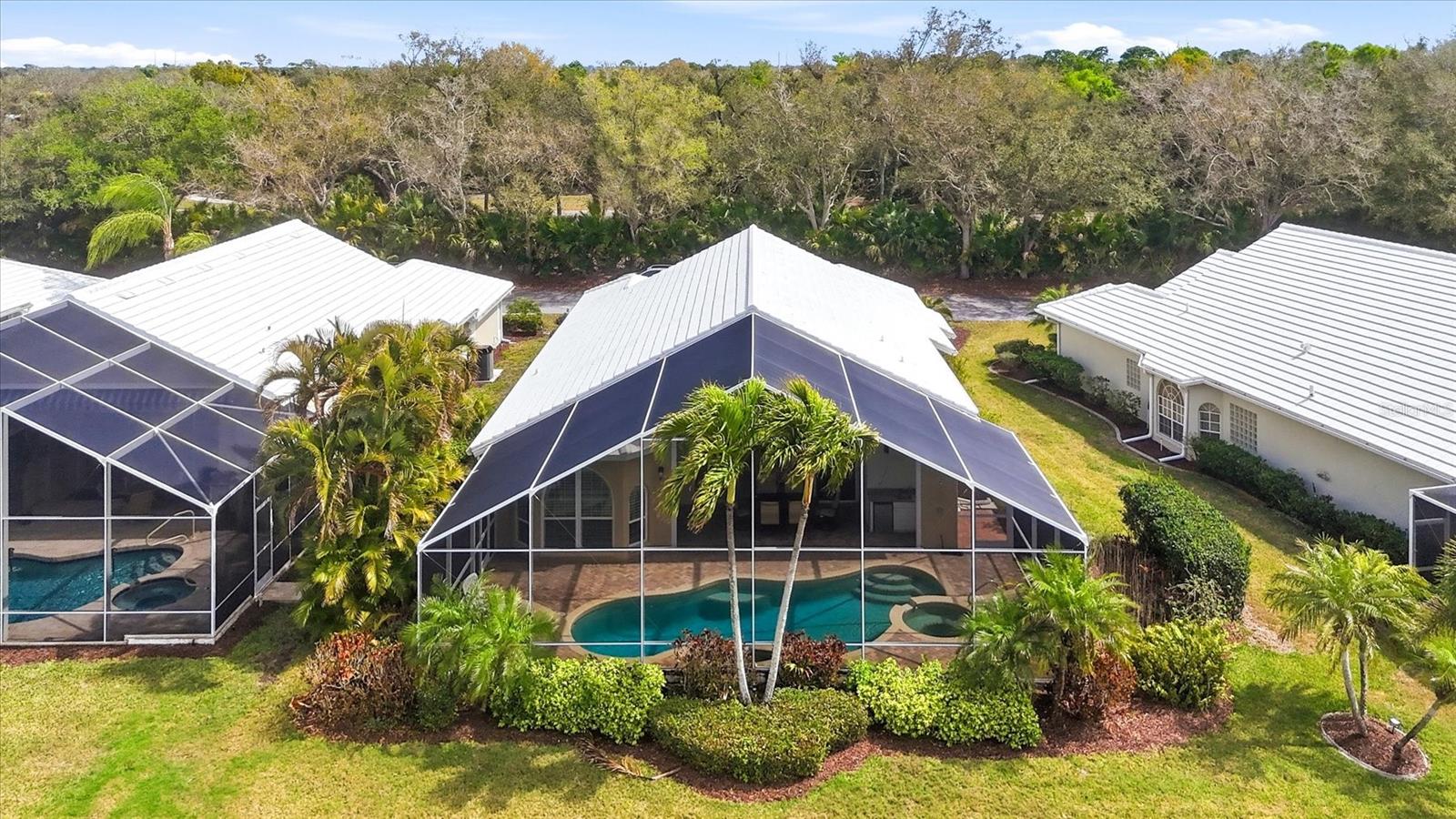 Image 38 of 53 For 304 Bermuda Court 14