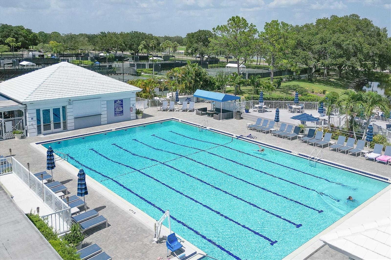 Image 42 of 53 For 304 Bermuda Court 14