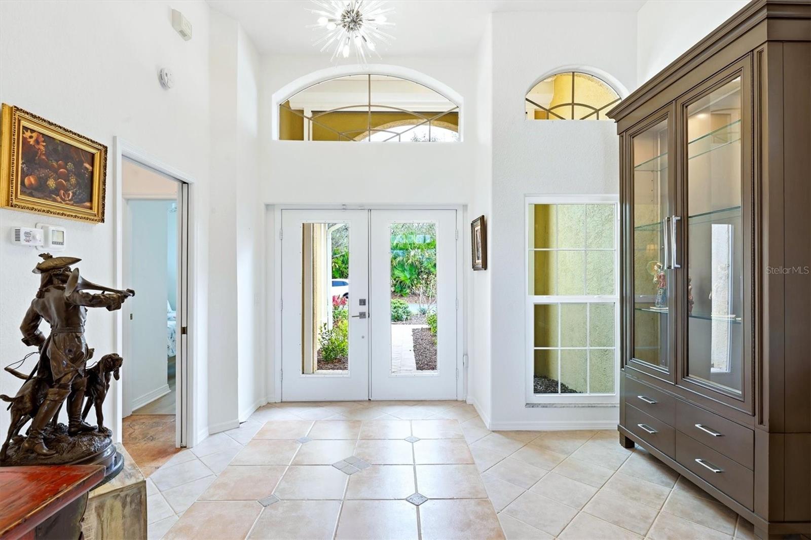 Image 5 of 53 For 304 Bermuda Court 14