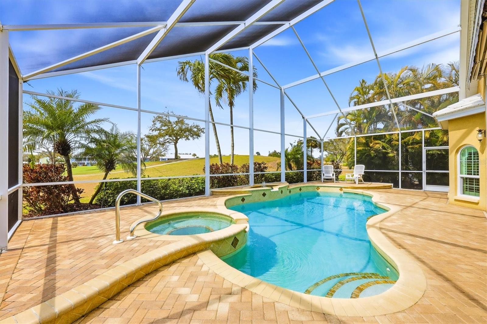 Image 9 of 53 For 304 Bermuda Court 14