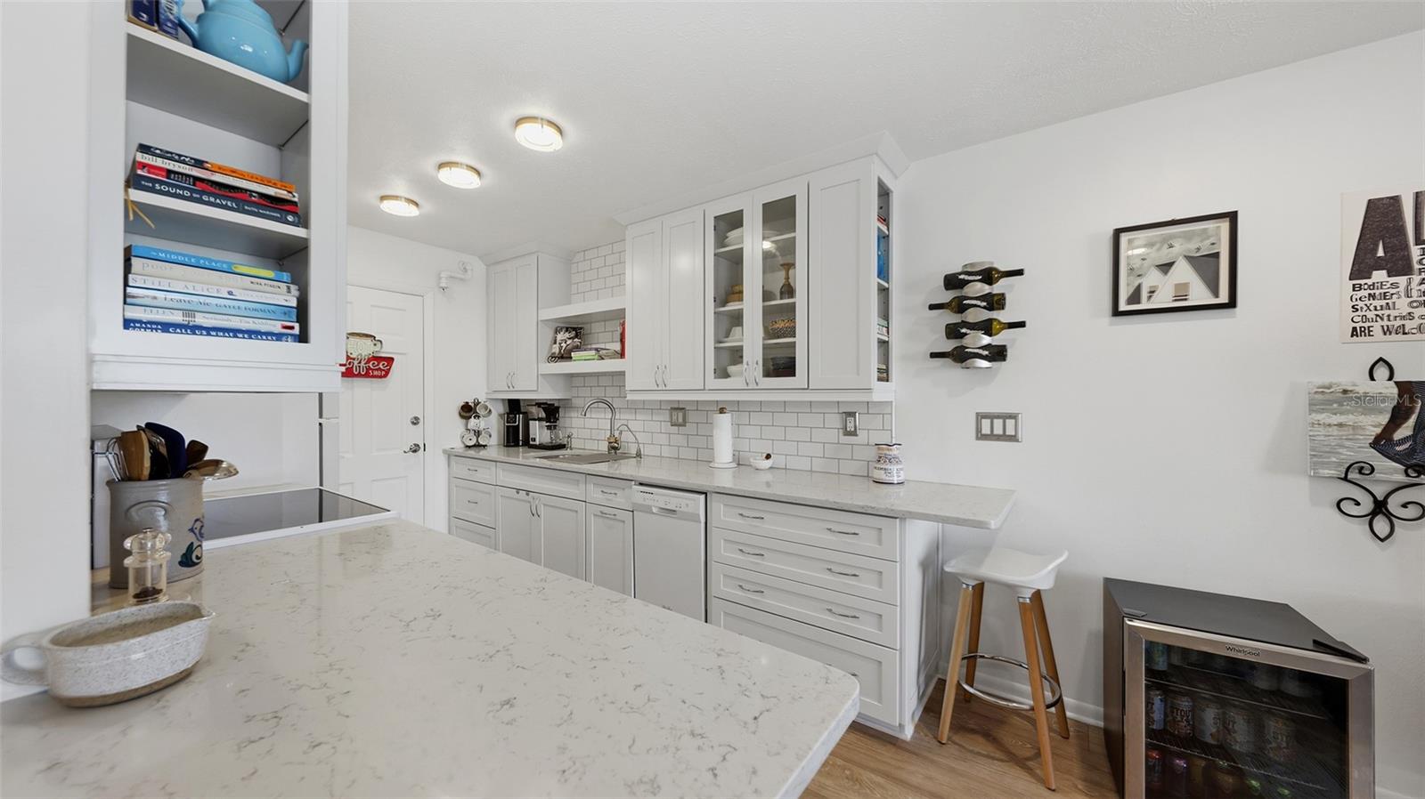 Image 12 of 33 For 200 The Esplanade N B2