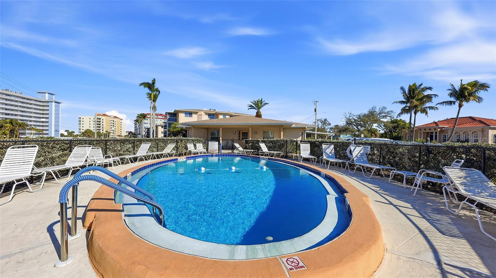 Image 21 of 33 For 200 The Esplanade N B2