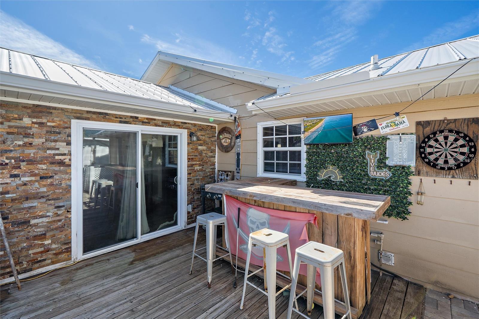 Image 14 of 28 For 1056 Hope Street