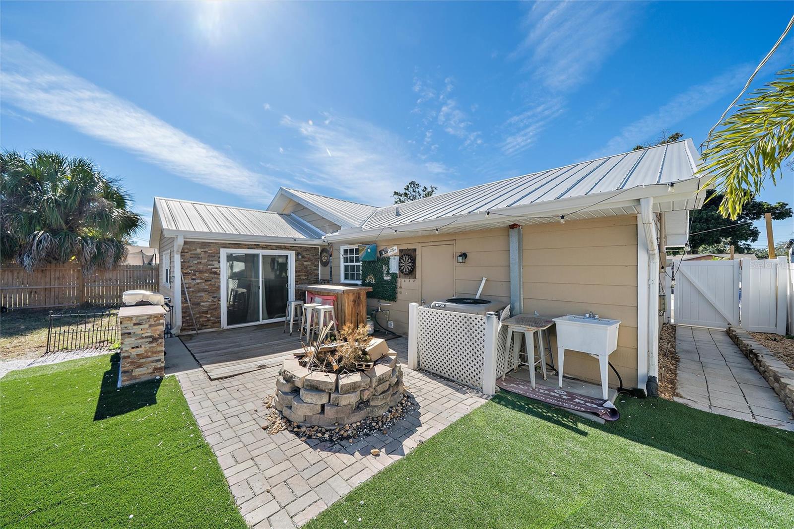 Image 15 of 28 For 1056 Hope Street