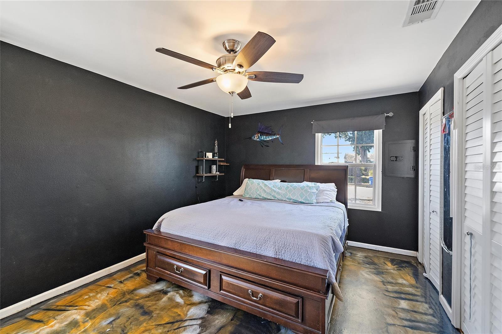 Image 16 of 28 For 1056 Hope Street