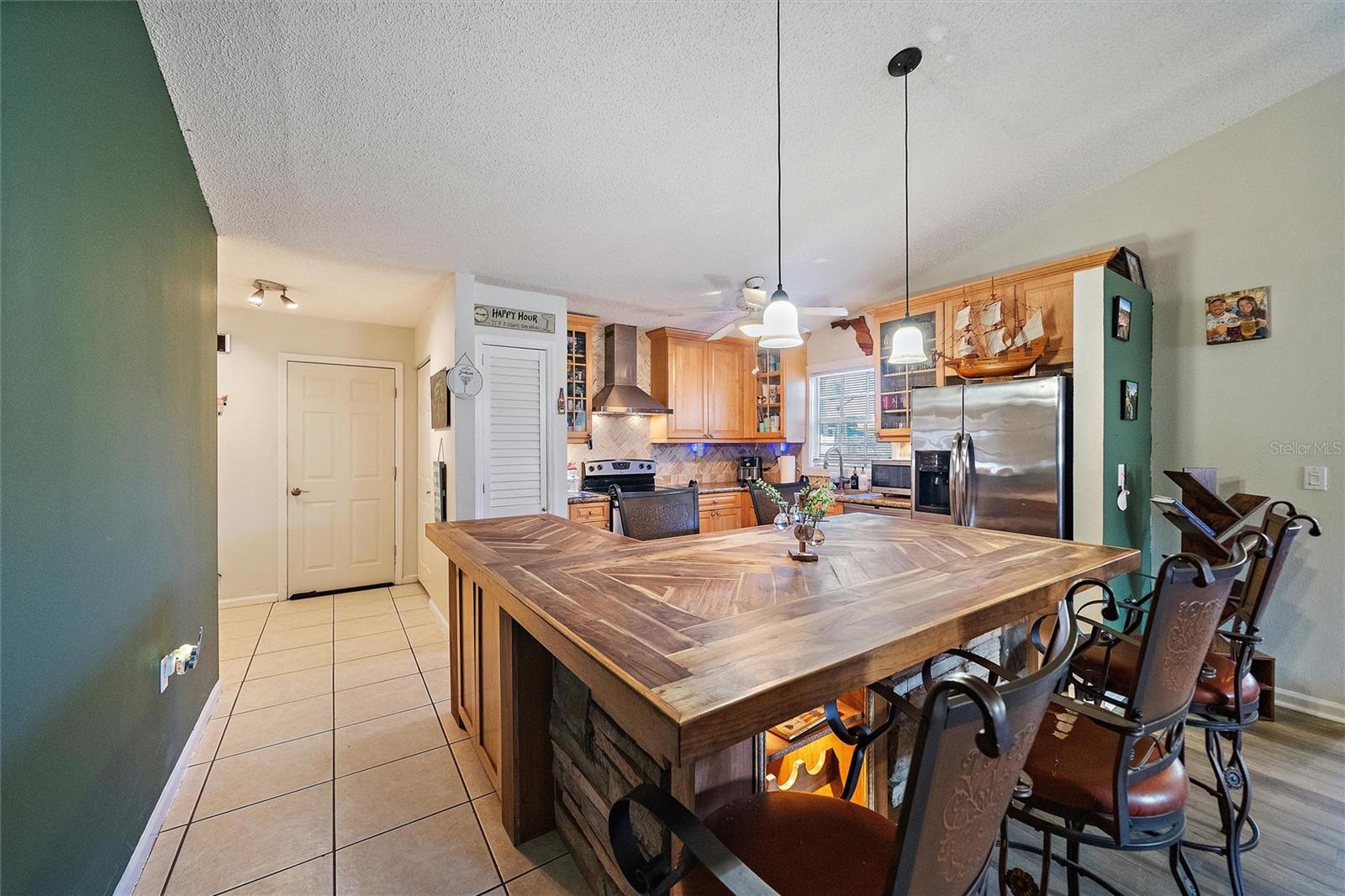 Image 4 of 28 For 1056 Hope Street