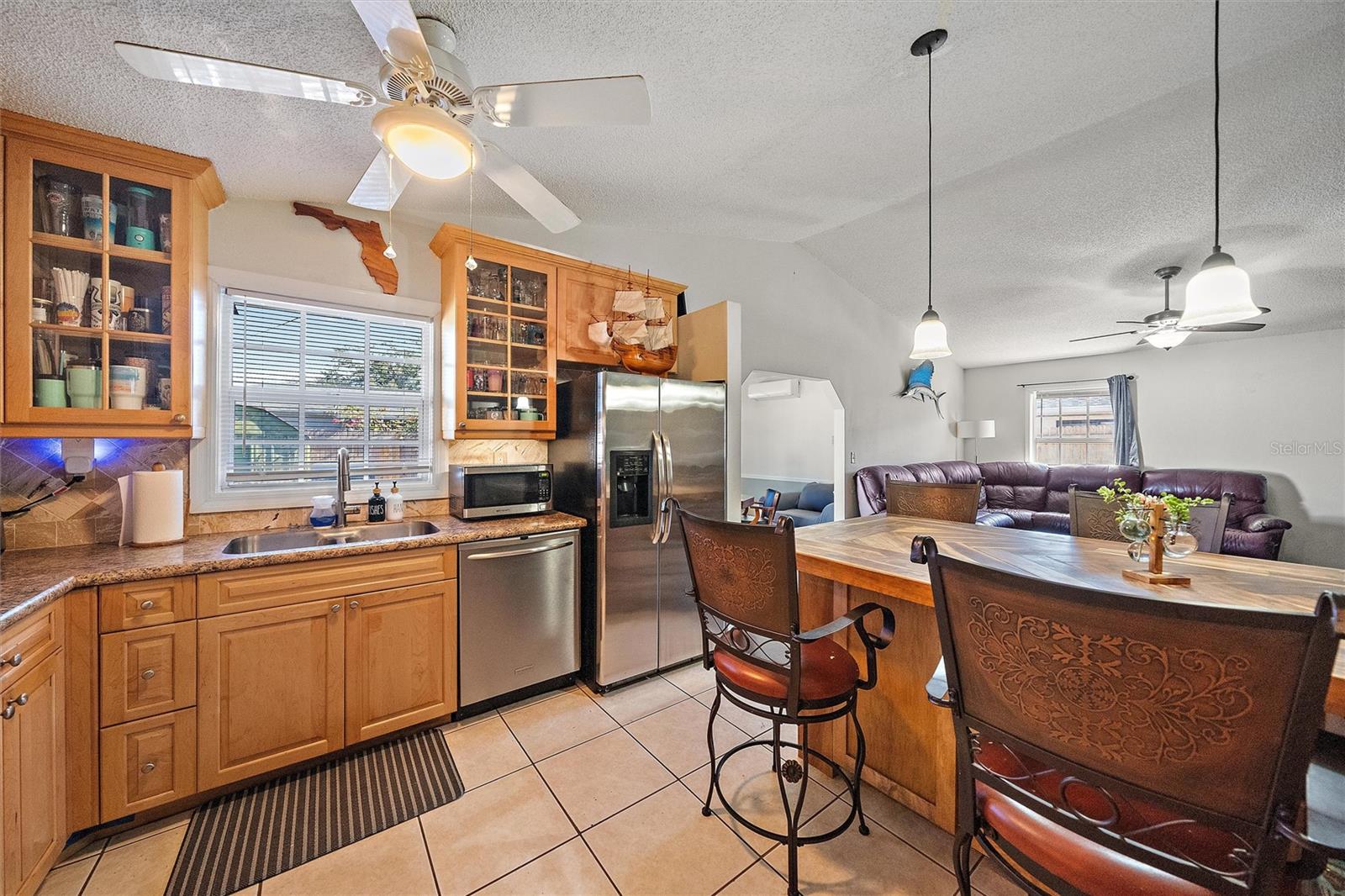 Image 6 of 28 For 1056 Hope Street