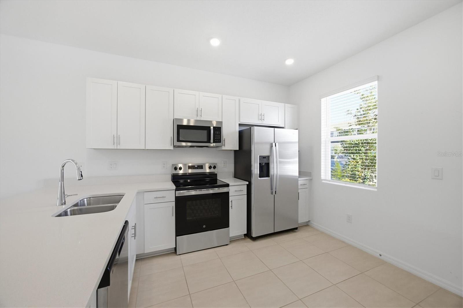 Image 11 of 41 For 8757 Daybreak Street