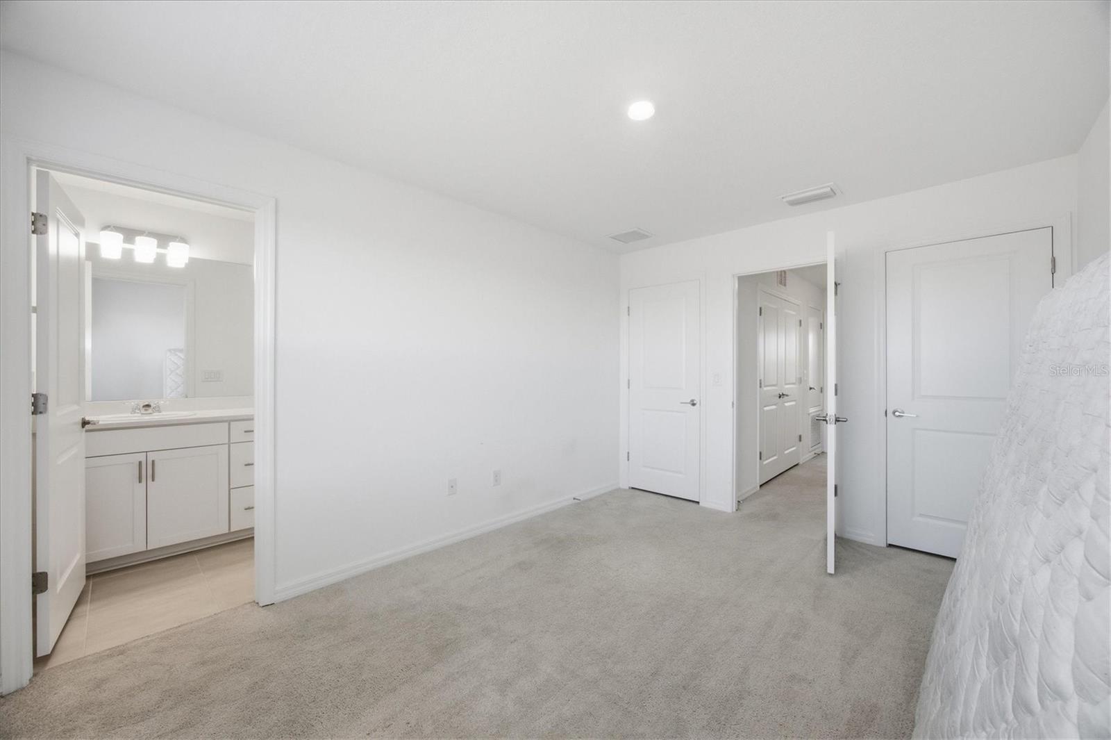 Image 15 of 41 For 8757 Daybreak Street