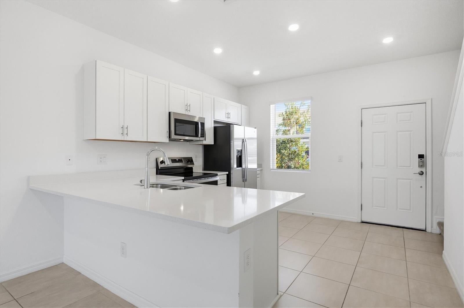 Image 3 of 41 For 8757 Daybreak Street