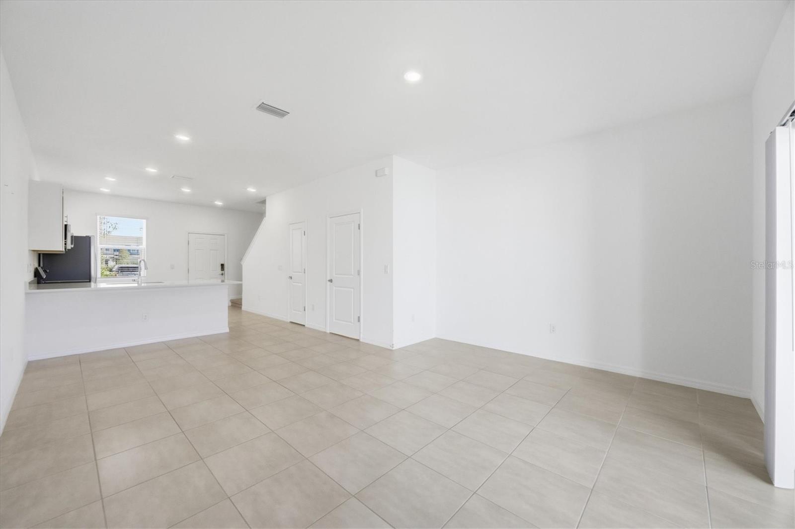 Image 5 of 41 For 8757 Daybreak Street