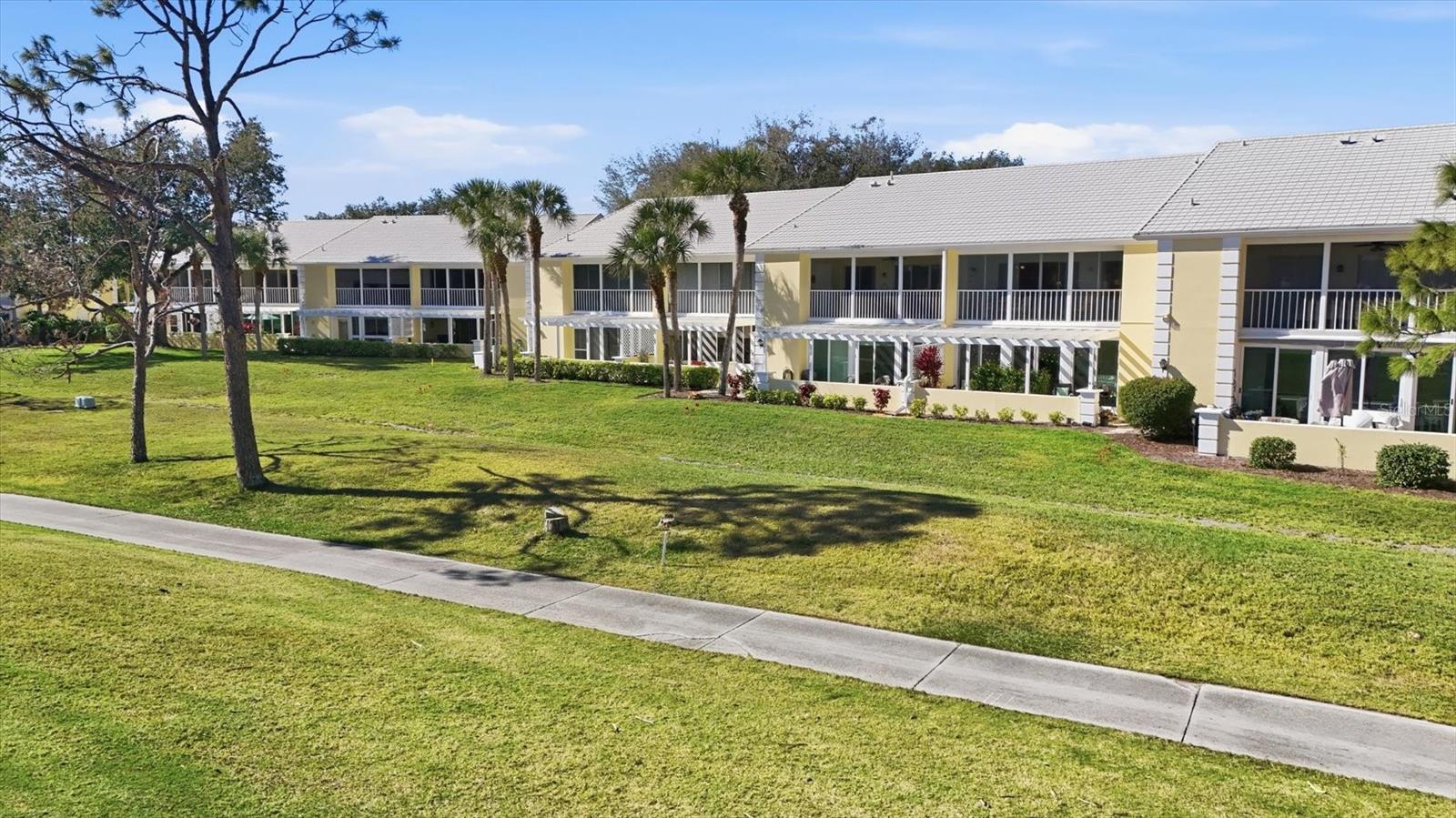 Image 33 of 61 For 414 Cerromar Circle S 249