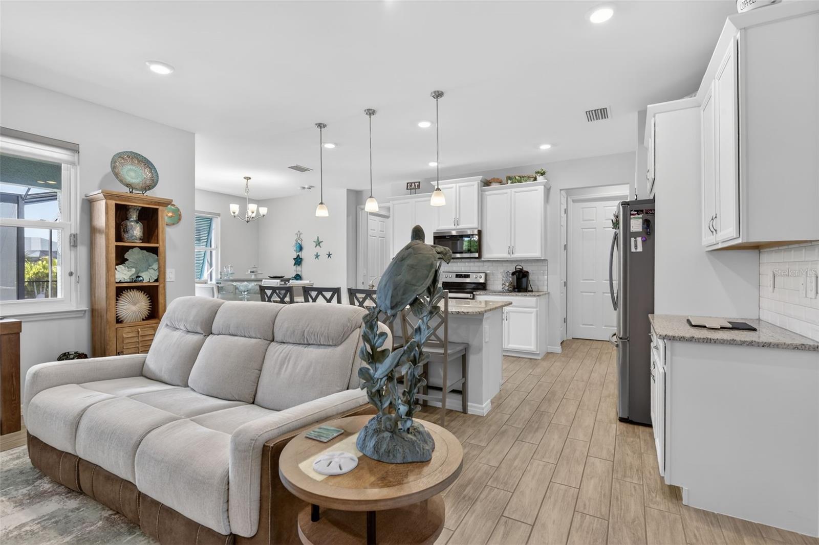 Image 16 of 52 For 8117 Thruso Road