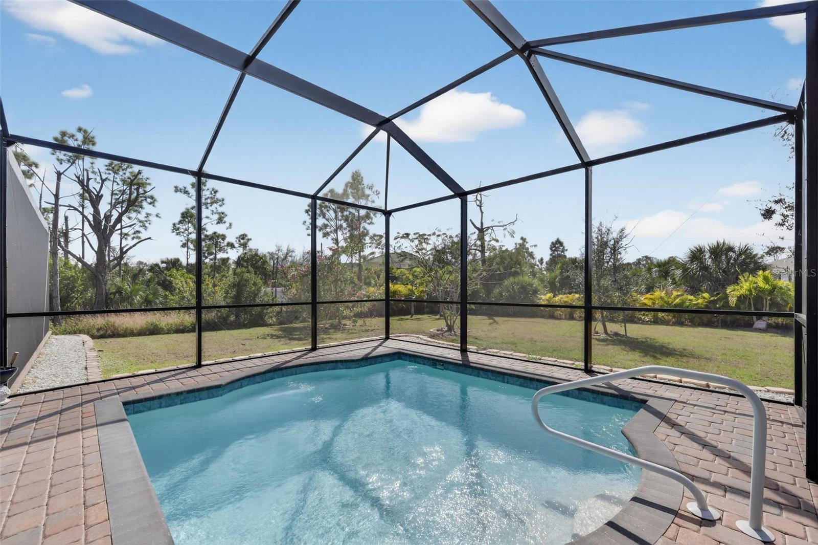 Image 36 of 52 For 8117 Thruso Road