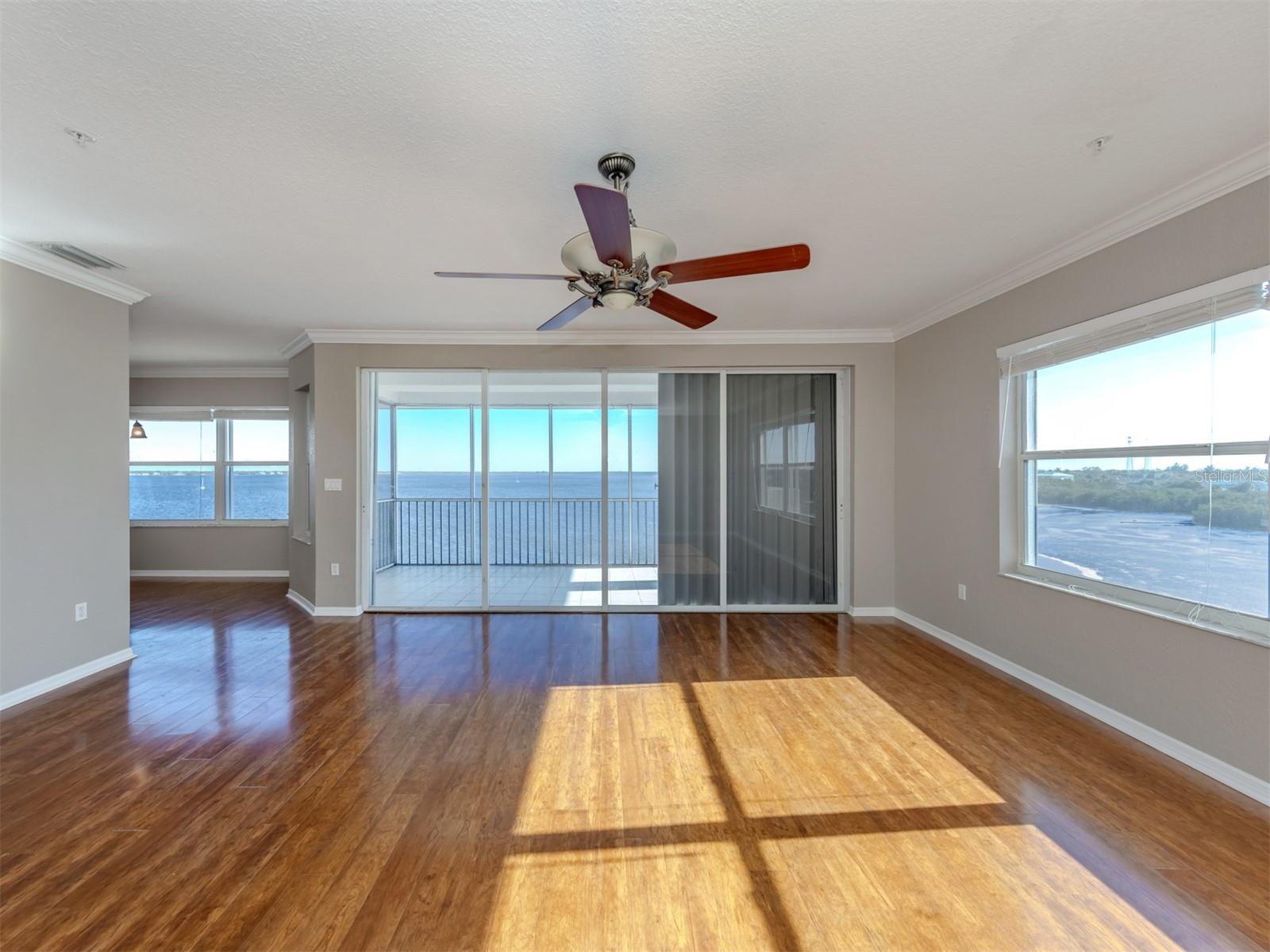 Image 17 of 67 For 200 Harbor Walk Drive 155