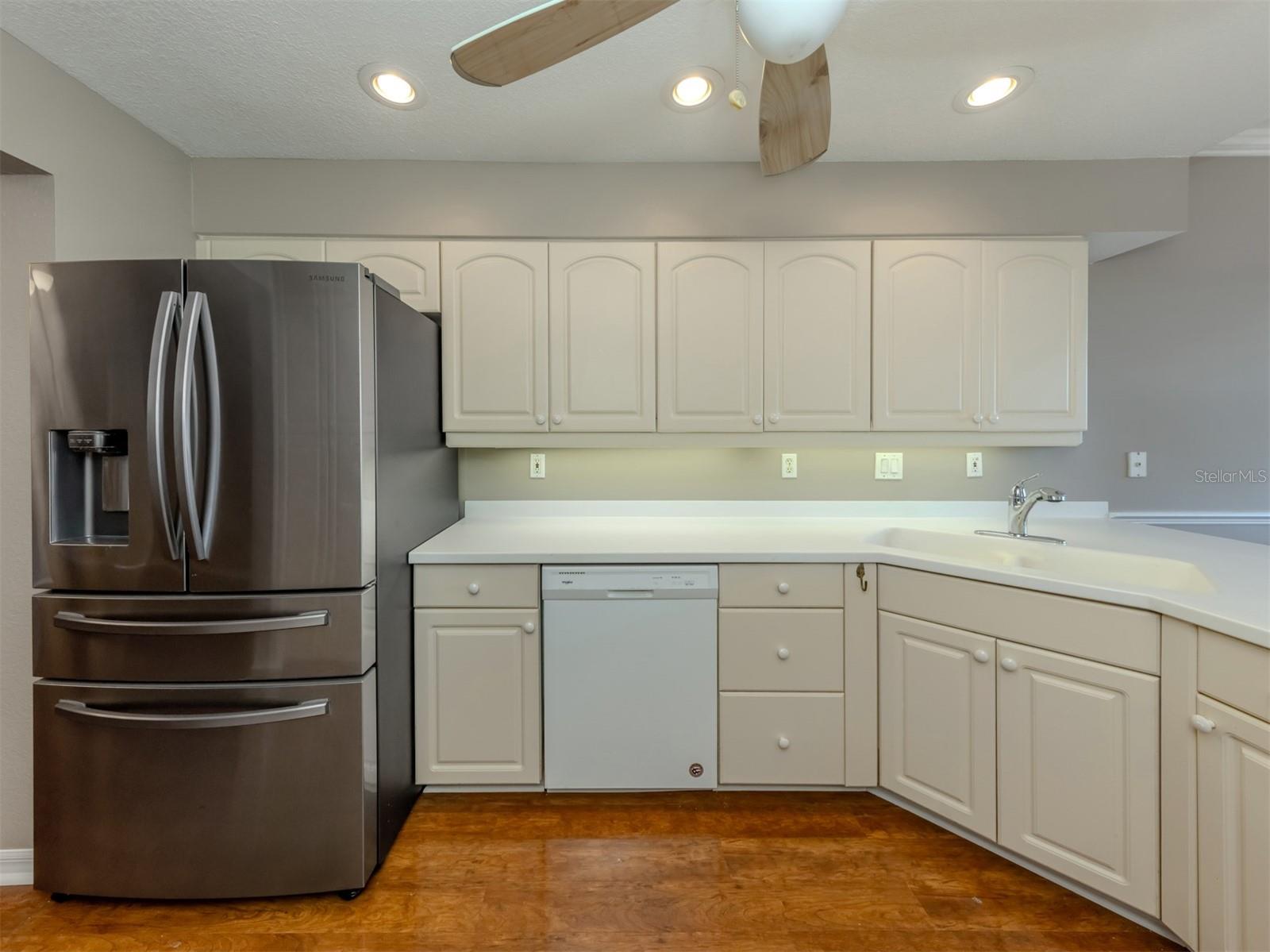 Image 24 of 67 For 200 Harbor Walk Drive 155