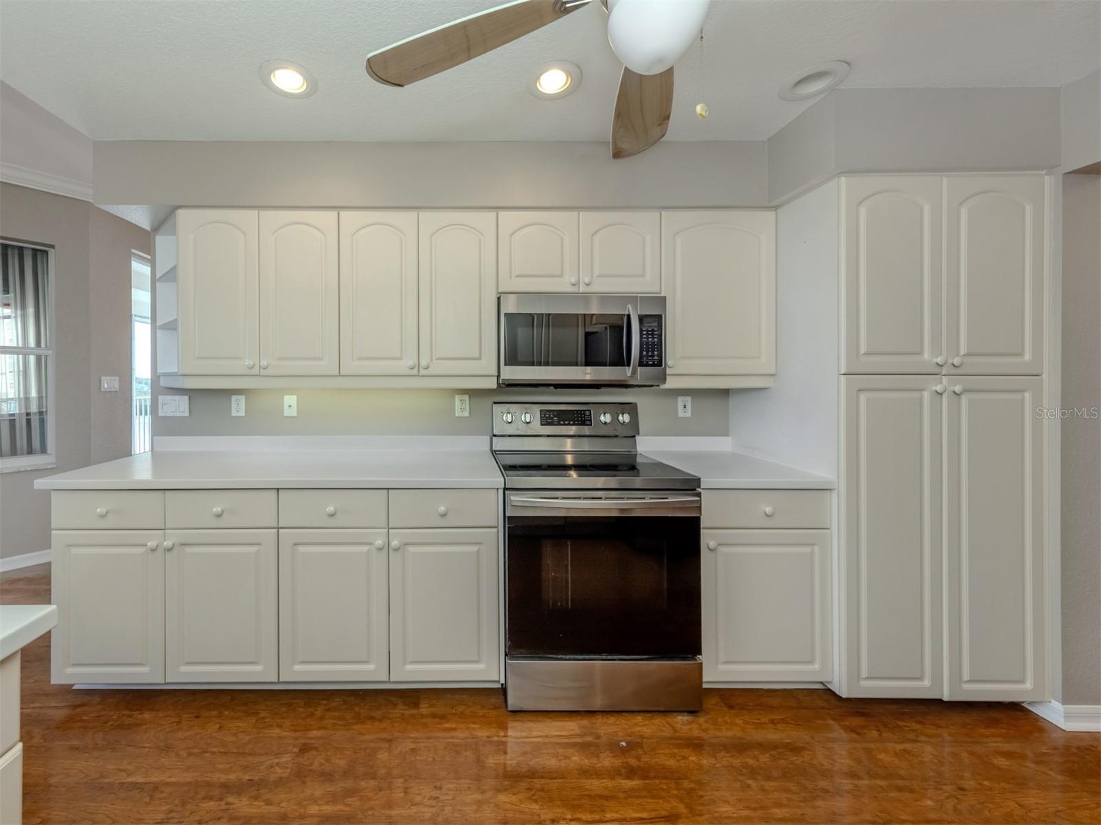 Image 25 of 67 For 200 Harbor Walk Drive 155