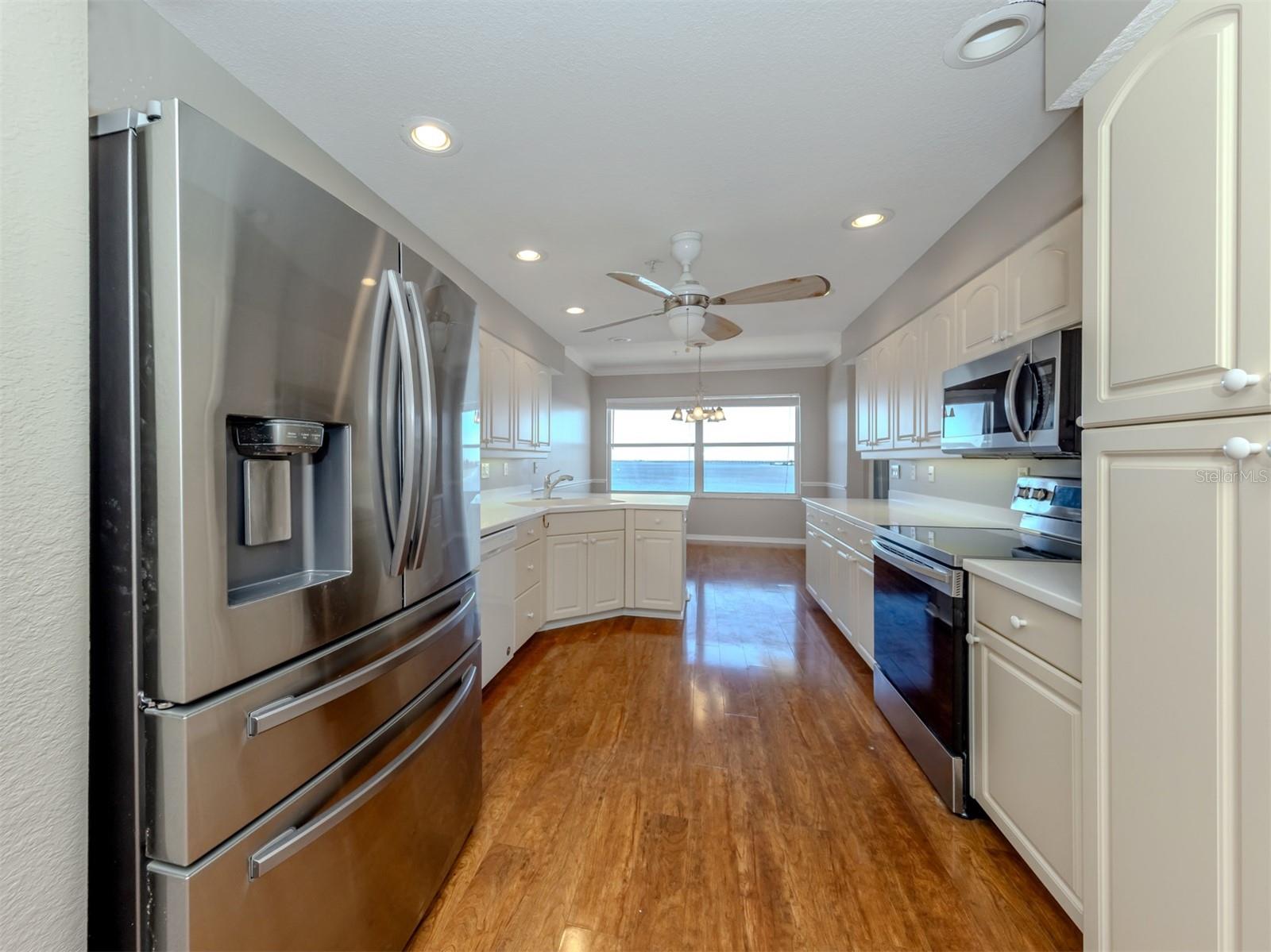 Image 26 of 67 For 200 Harbor Walk Drive 155