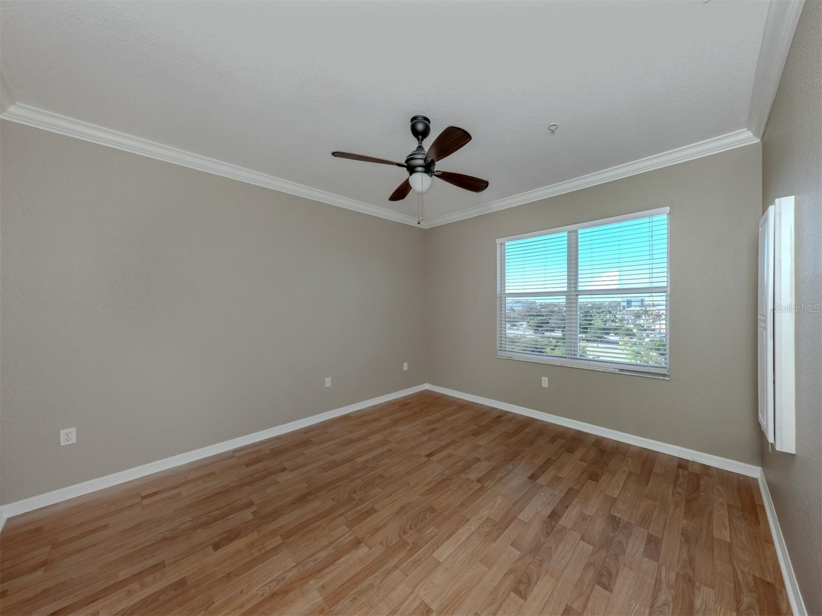 Image 34 of 67 For 200 Harbor Walk Drive 155