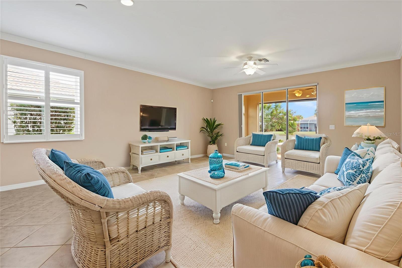 Image 14 of 69 For 19138 Kirella Street