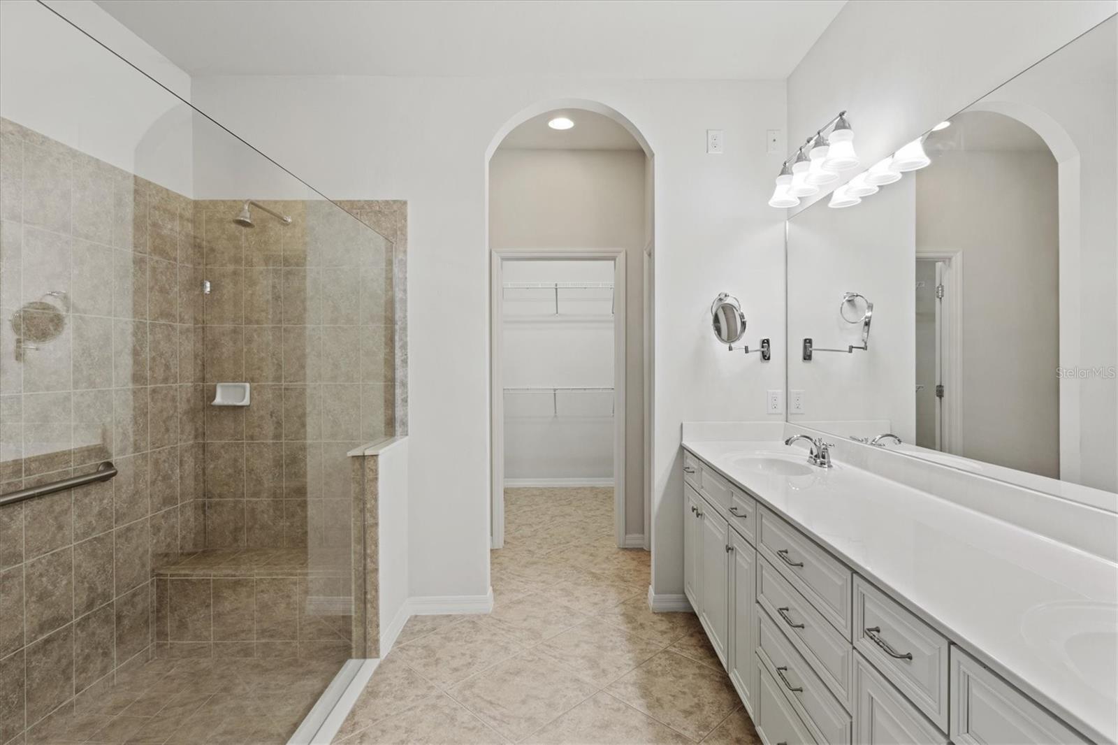 Image 24 of 69 For 19138 Kirella Street