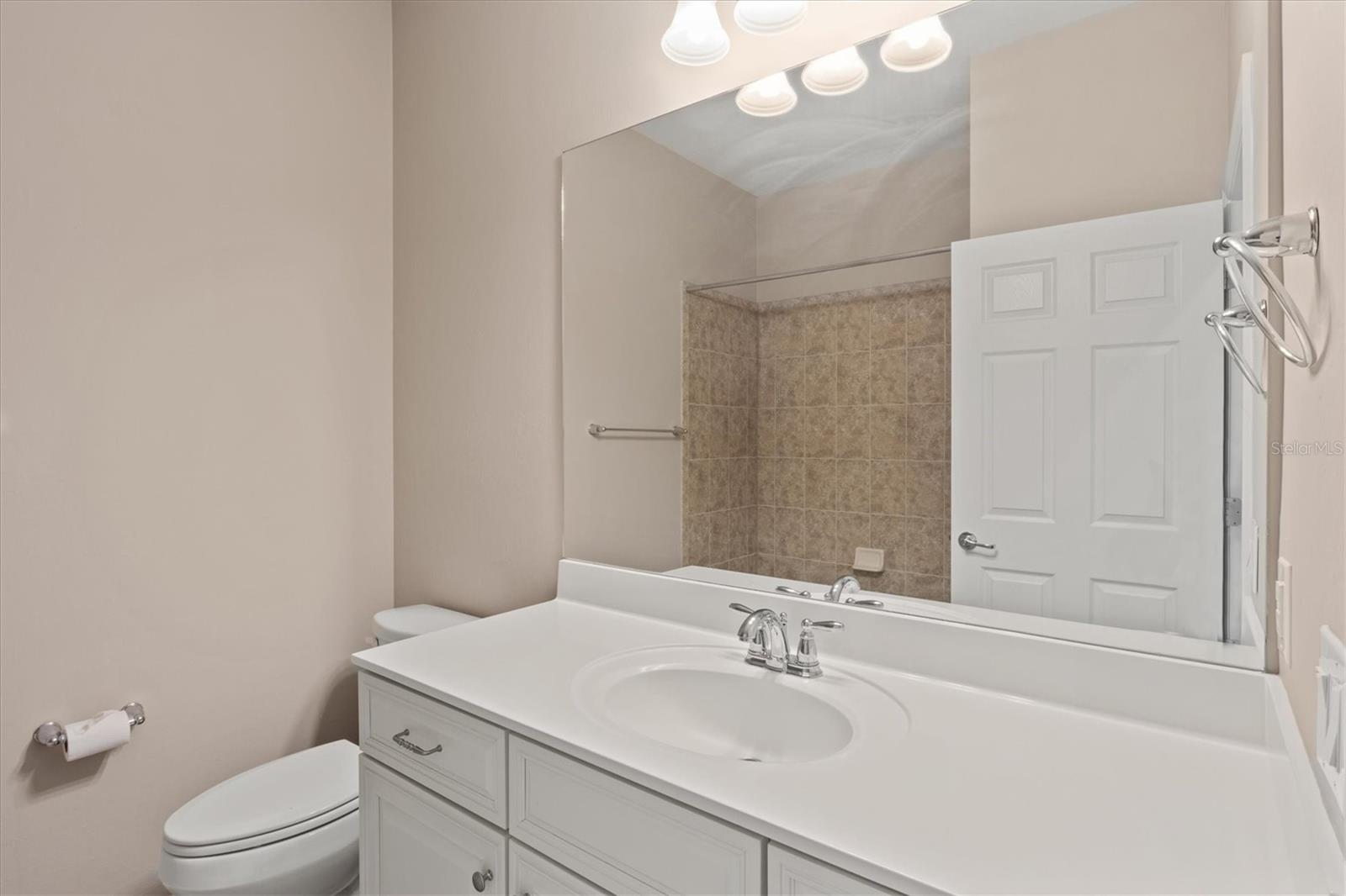 Image 31 of 69 For 19138 Kirella Street