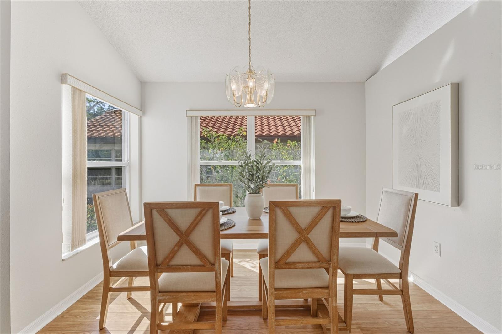 Image 12 of 75 For 944 Harbor Town Drive