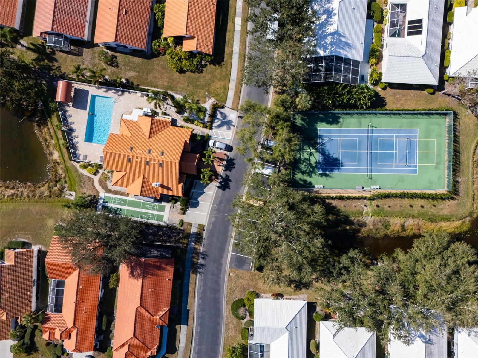 Image 2 of 75 For 944 Harbor Town Drive