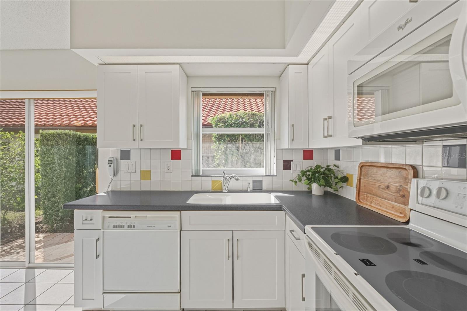 Image 20 of 75 For 944 Harbor Town Drive