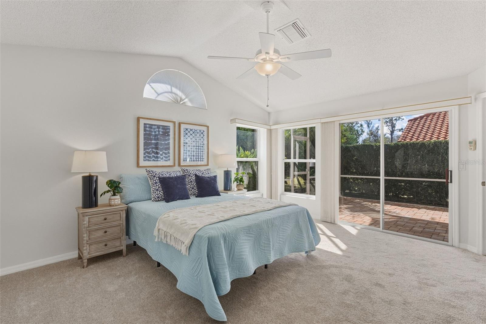 Image 26 of 75 For 944 Harbor Town Drive