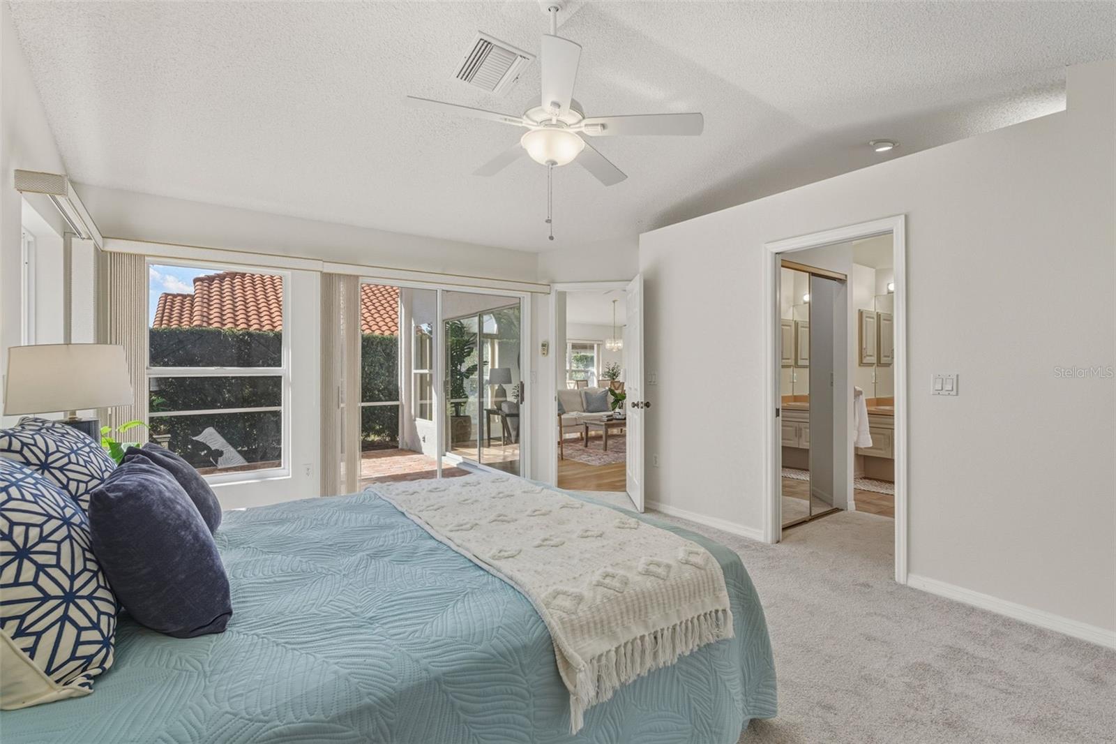 Image 27 of 75 For 944 Harbor Town Drive