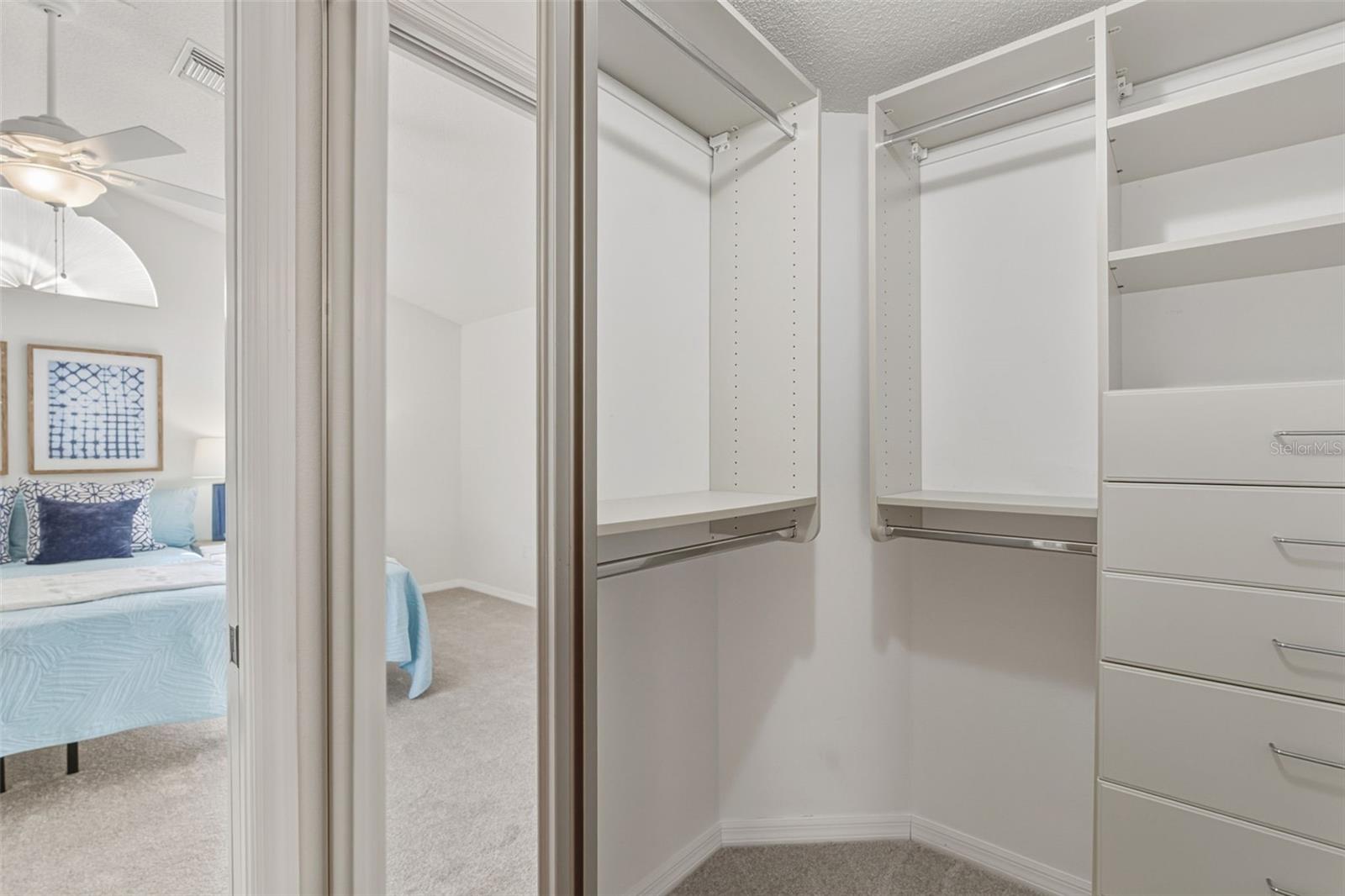 Image 29 of 75 For 944 Harbor Town Drive