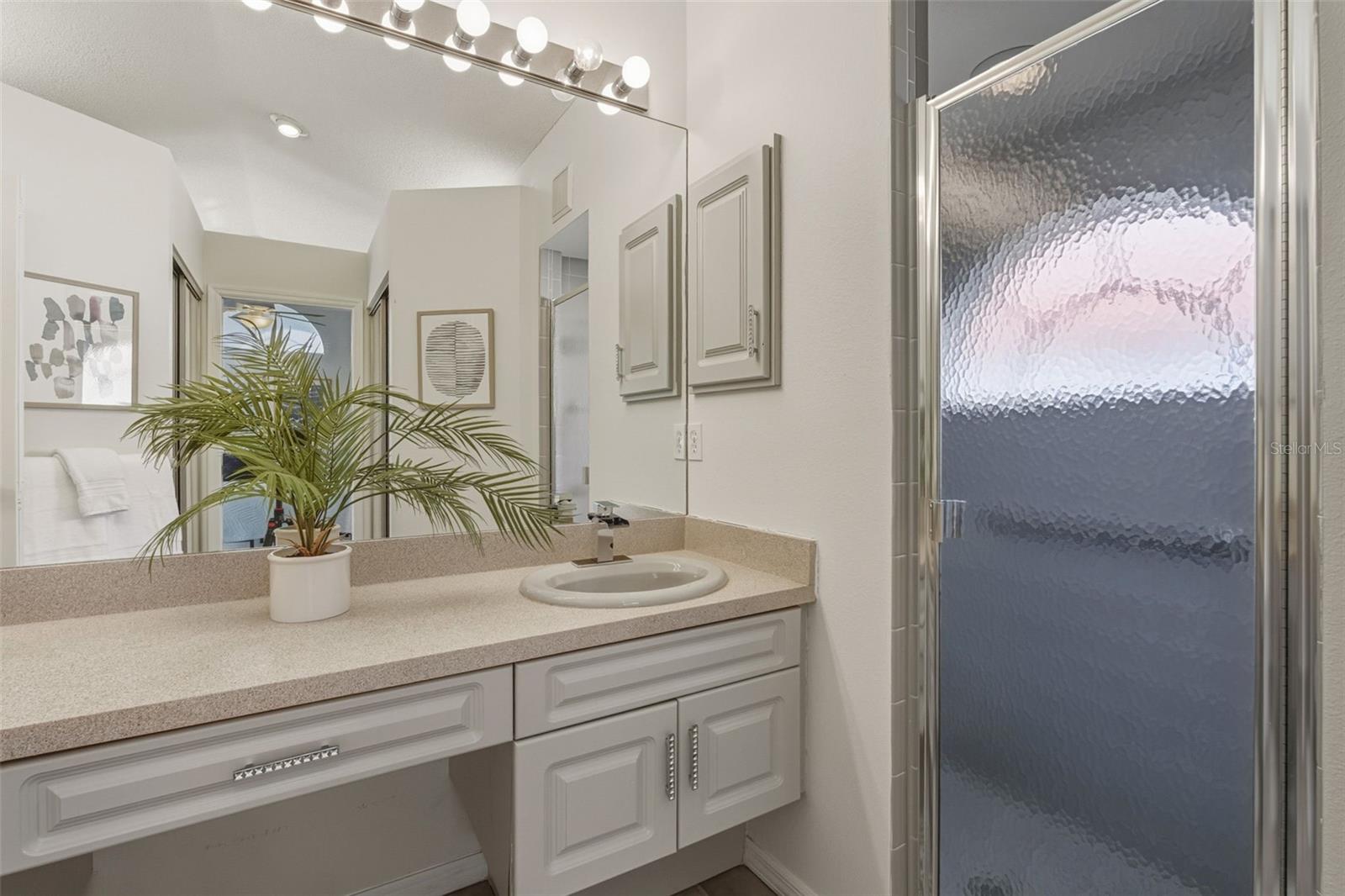 Image 32 of 75 For 944 Harbor Town Drive