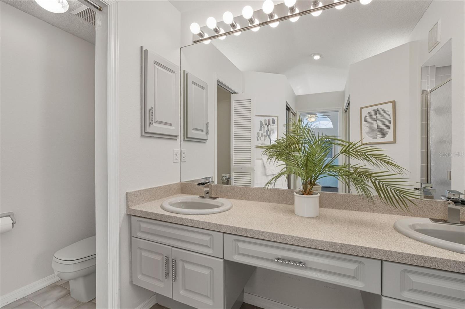 Image 33 of 75 For 944 Harbor Town Drive