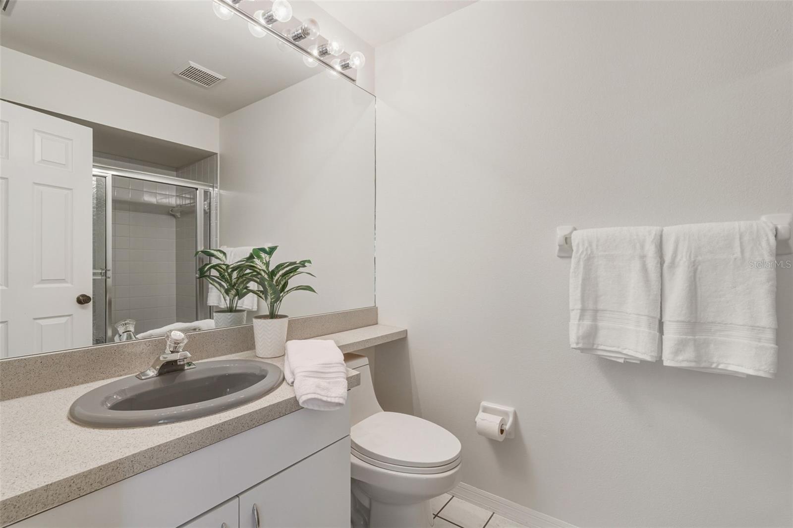 Image 41 of 75 For 944 Harbor Town Drive