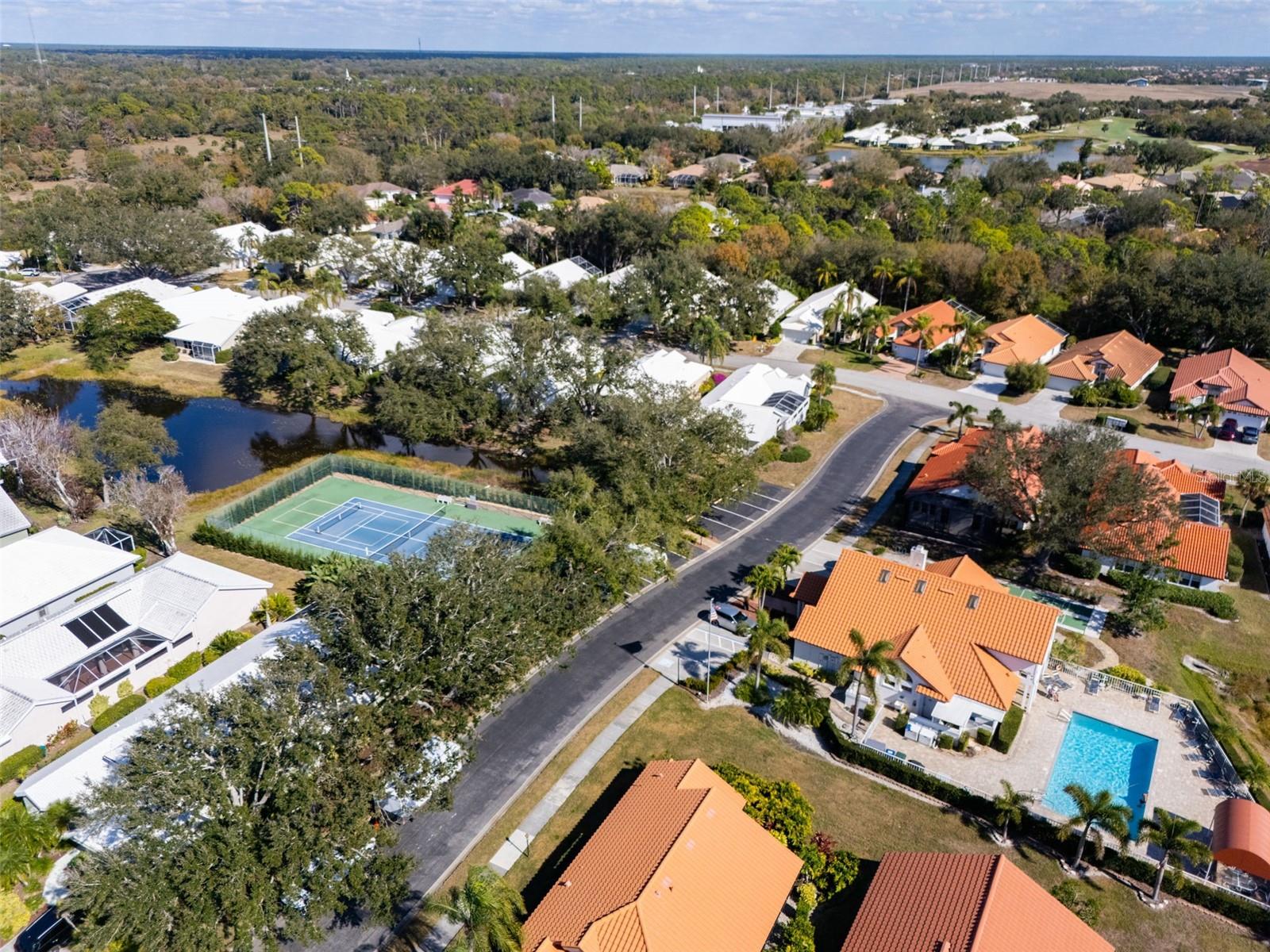 Image 53 of 75 For 944 Harbor Town Drive