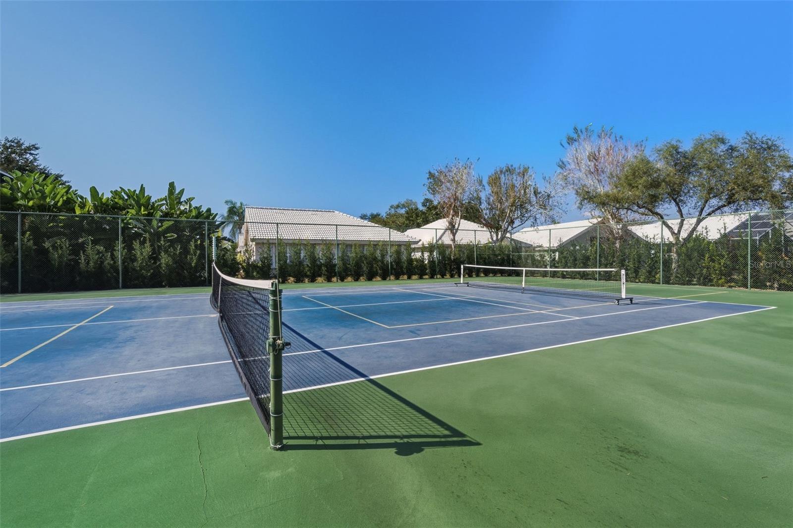 Image 54 of 75 For 944 Harbor Town Drive