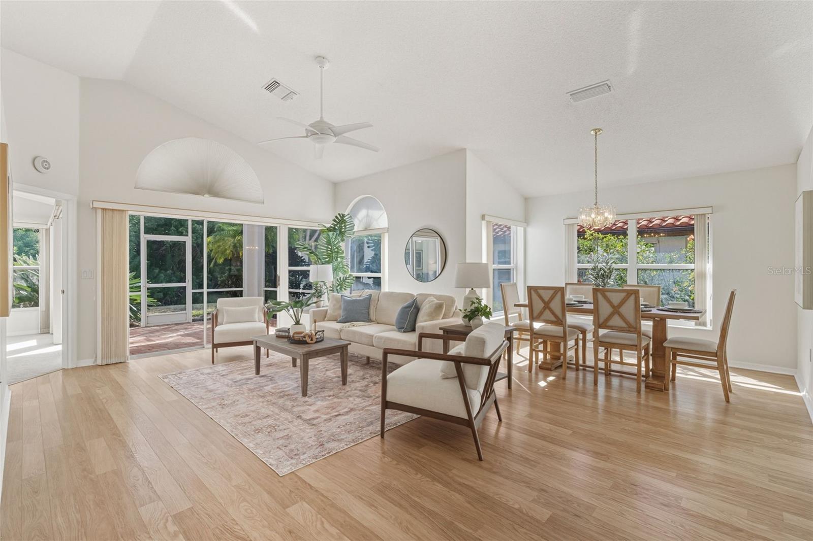 Image 6 of 75 For 944 Harbor Town Drive