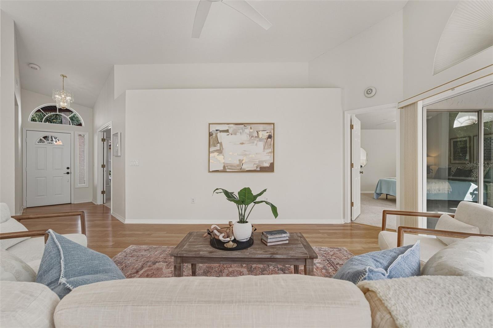 Image 9 of 75 For 944 Harbor Town Drive