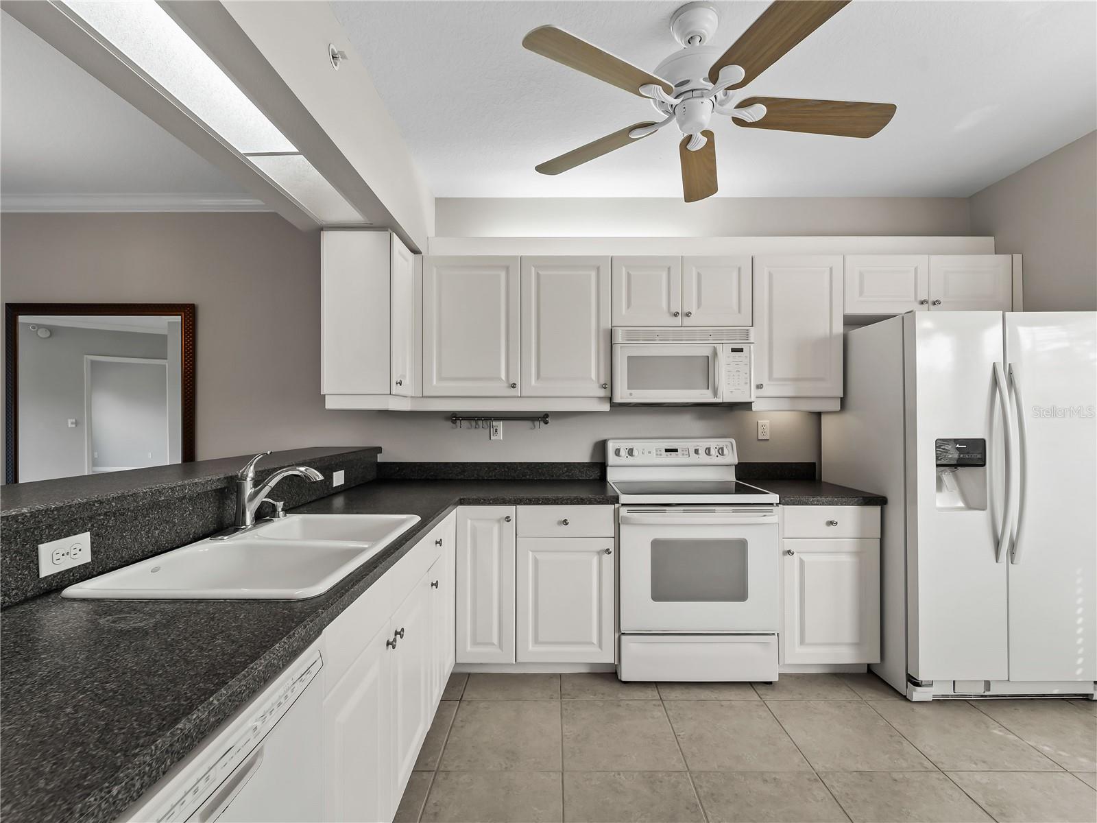 Image 17 of 48 For 902 Addington Court 103