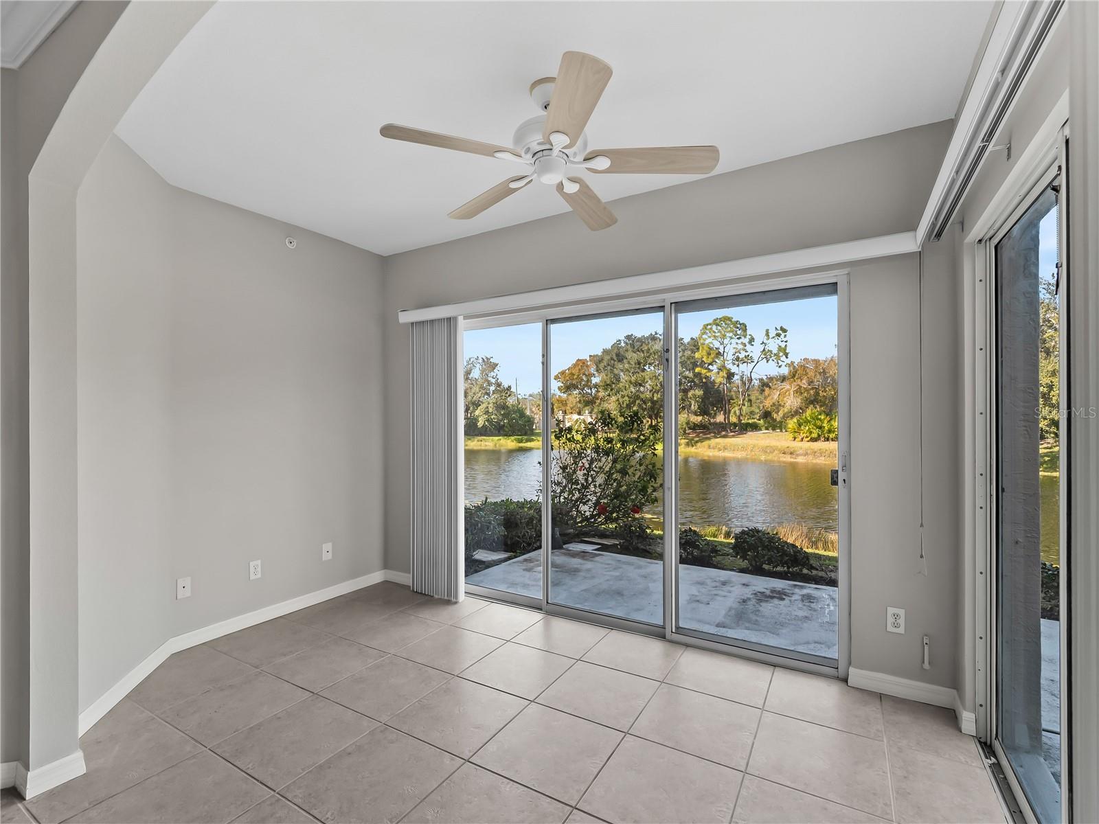 Image 26 of 48 For 902 Addington Court 103