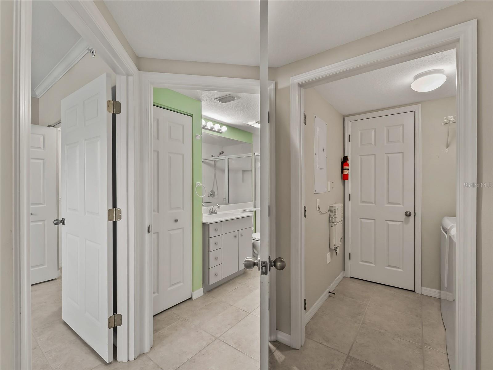 Image 34 of 48 For 902 Addington Court 103