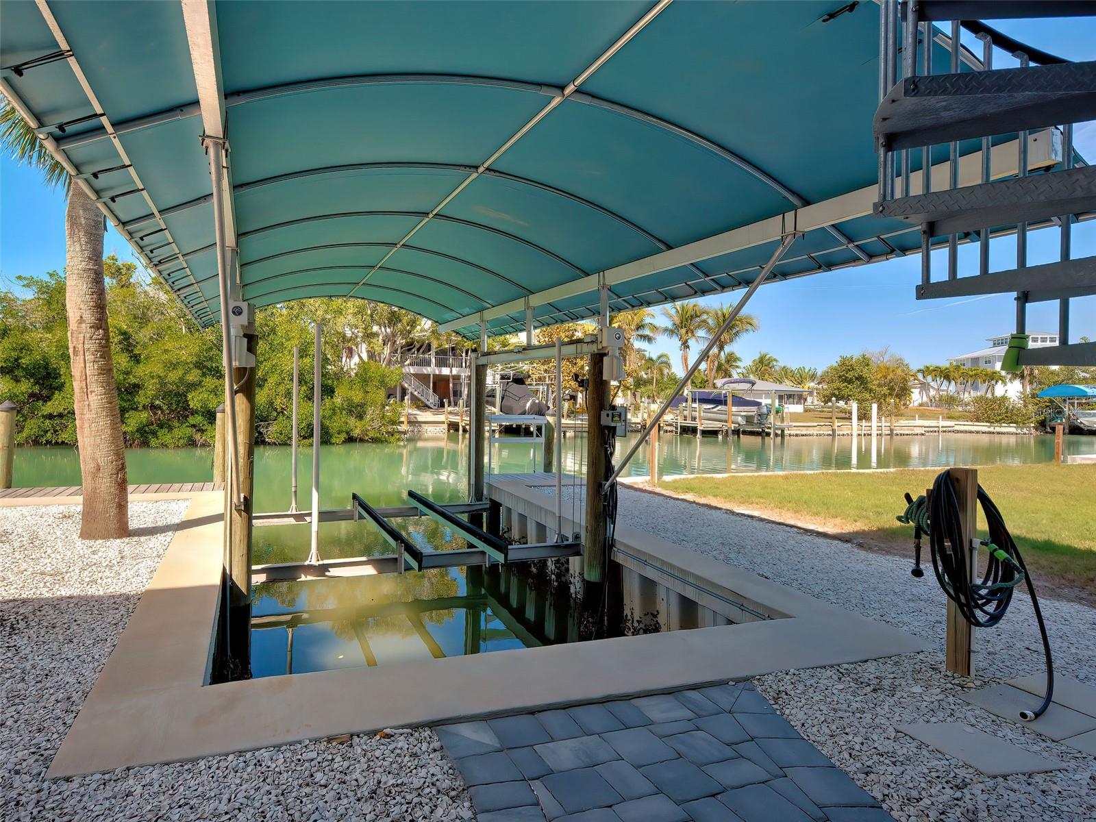 Listing photo id 12 for 120 Mockingbird Lane