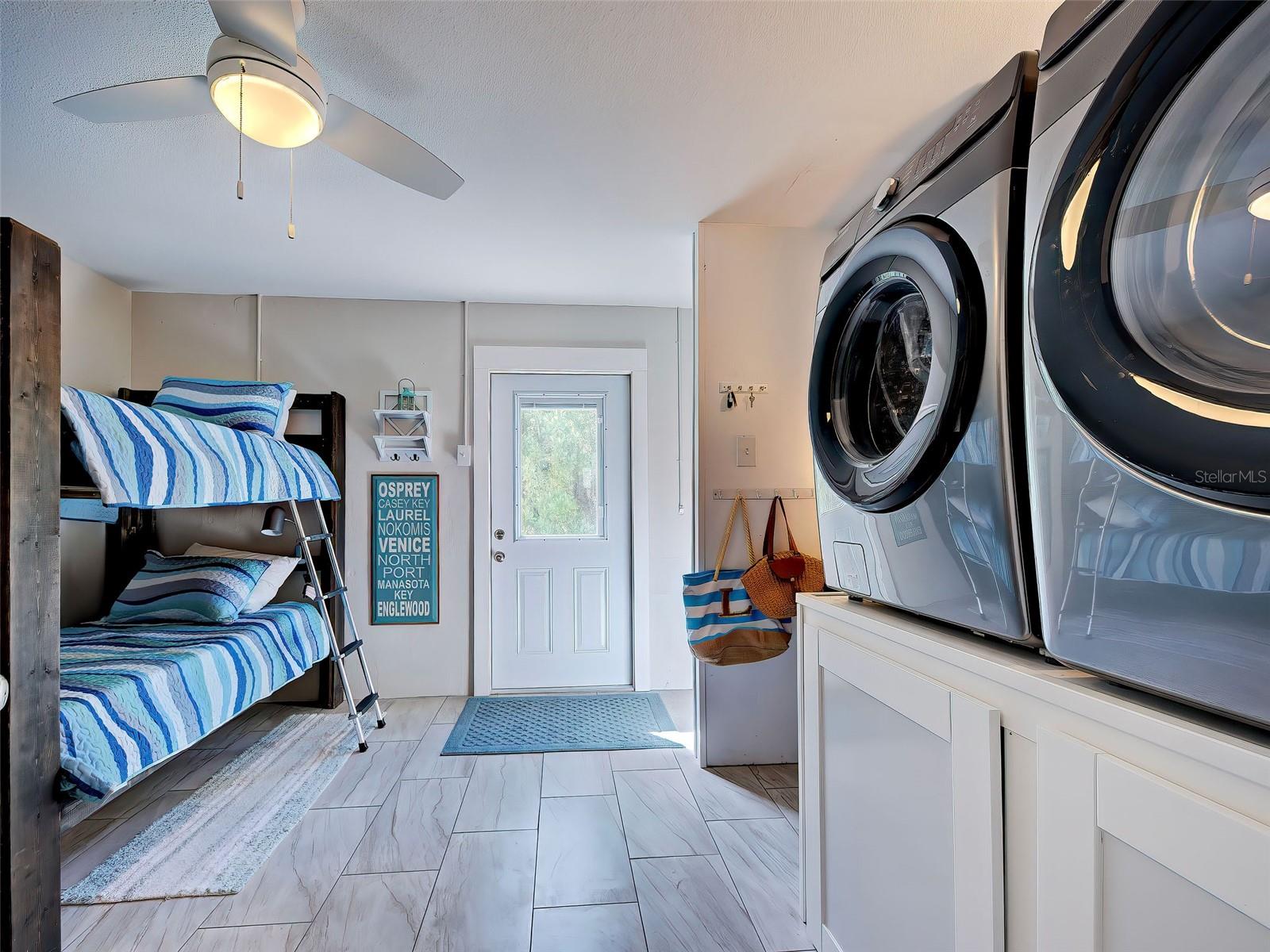 Listing photo id 17 for 120 Mockingbird Lane