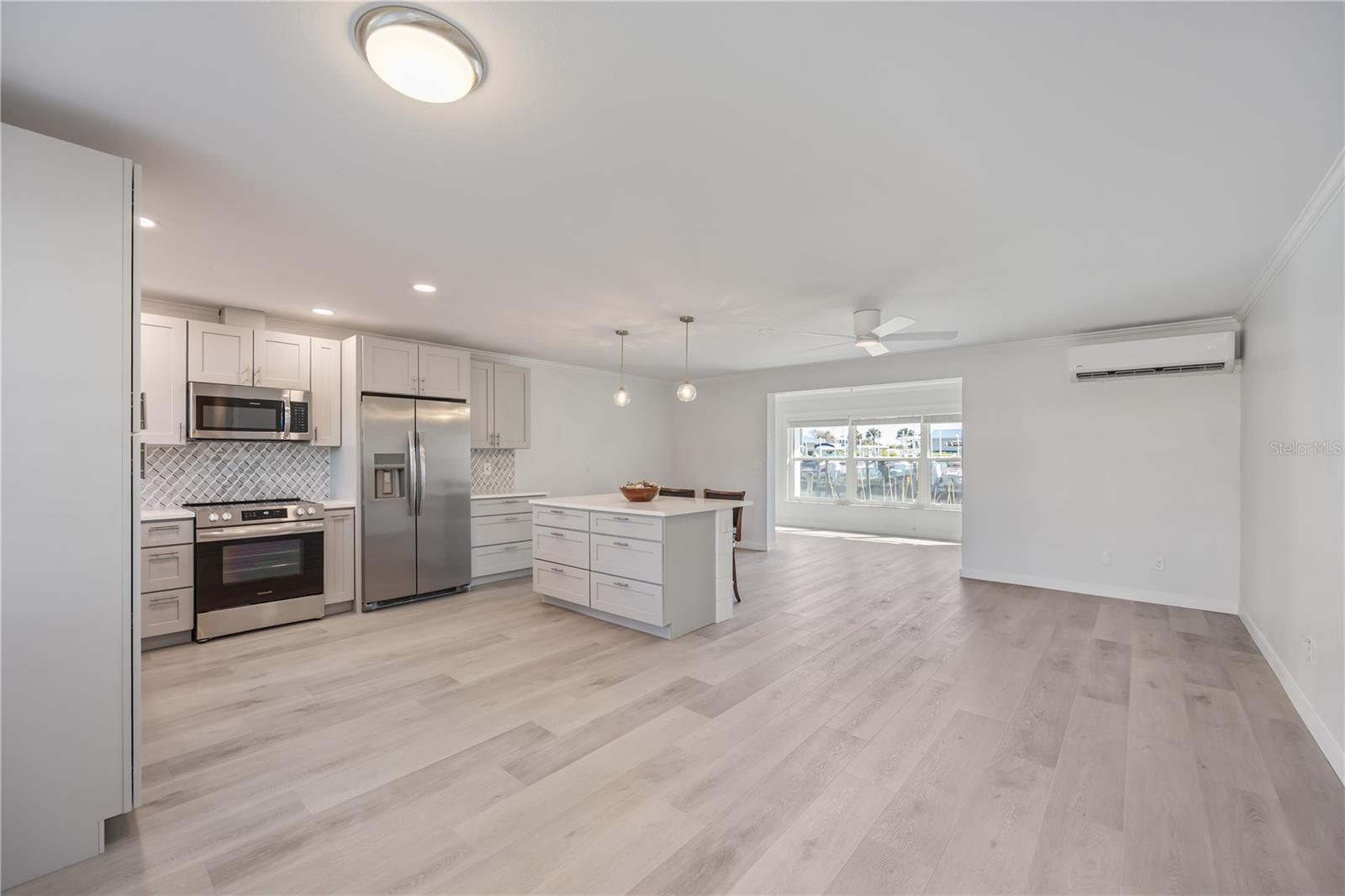 Image 10 of 60 For 825 White Cap Circle 4